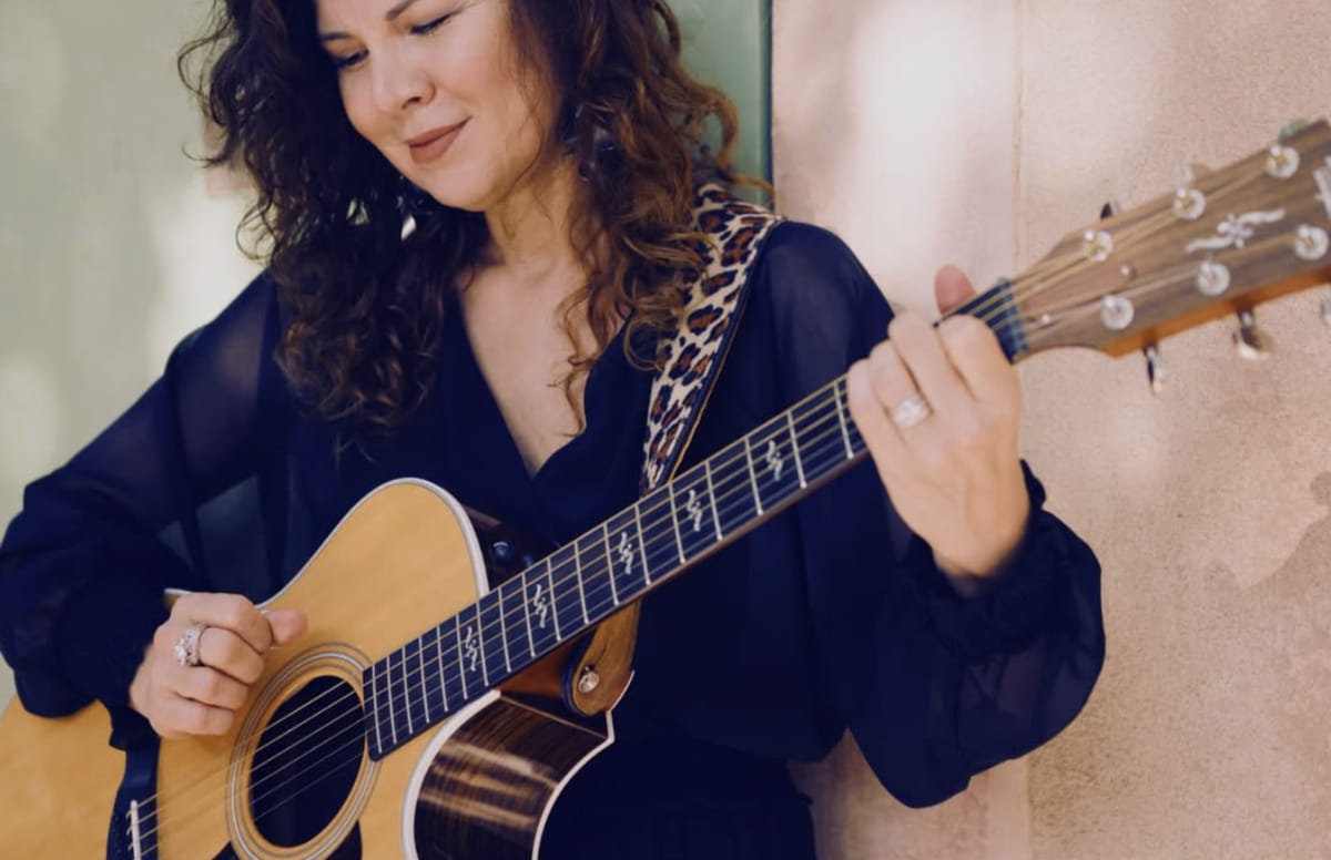 Looking for multitasking queens